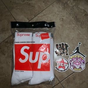 Supreme x Hanes Socks New